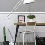 Lampadaire droit, design métal blanc, RED CARTEL XXL