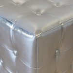 Pouf Chester, argent l.32 x H.33 cm