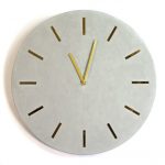 Horloge métal Hugo ciment dorée Diam.40 cm